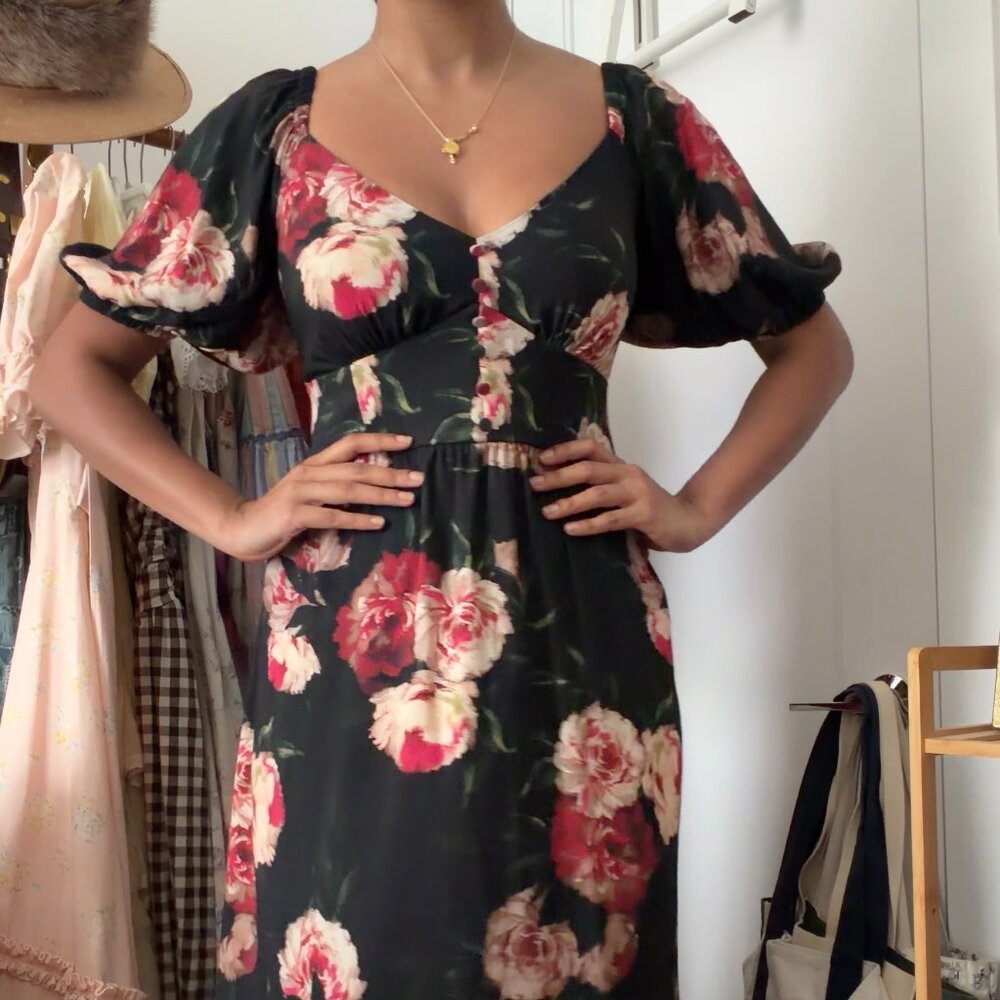 FLORAL V-NECK PUFF SLEEVE BUTTON FRONT TIE BACK MIDI DRESS